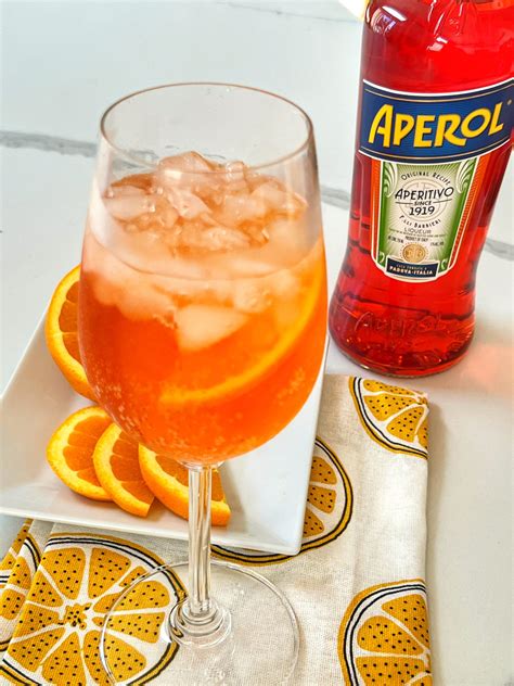 eperol|How to Make a Classic Aperol Spritz (4 Ingredients!!)